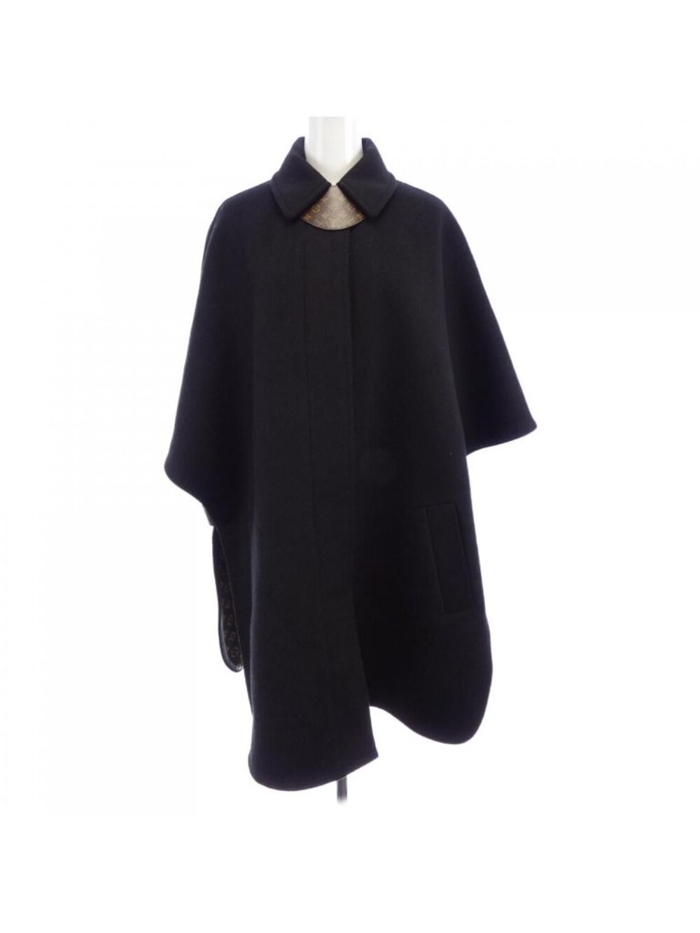 Louis Vuitton Cape Black